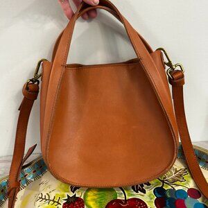 NWOT Madewell  Leather The Sydney Shoulder Bag